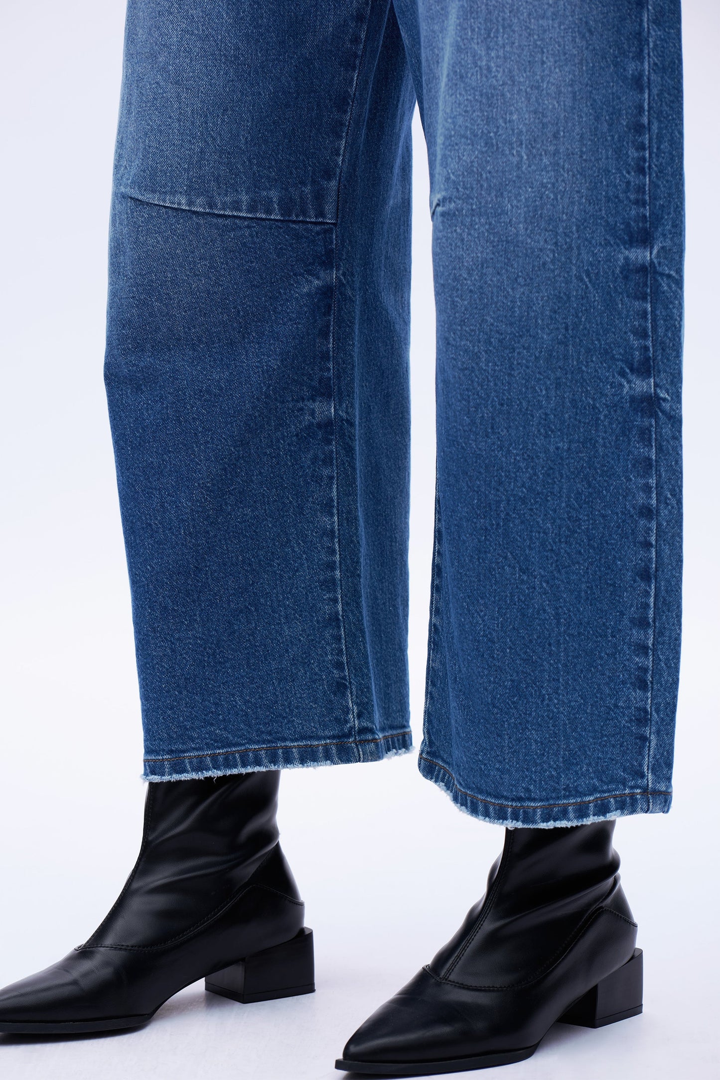 Sienna Contemporary Barrel Jeans