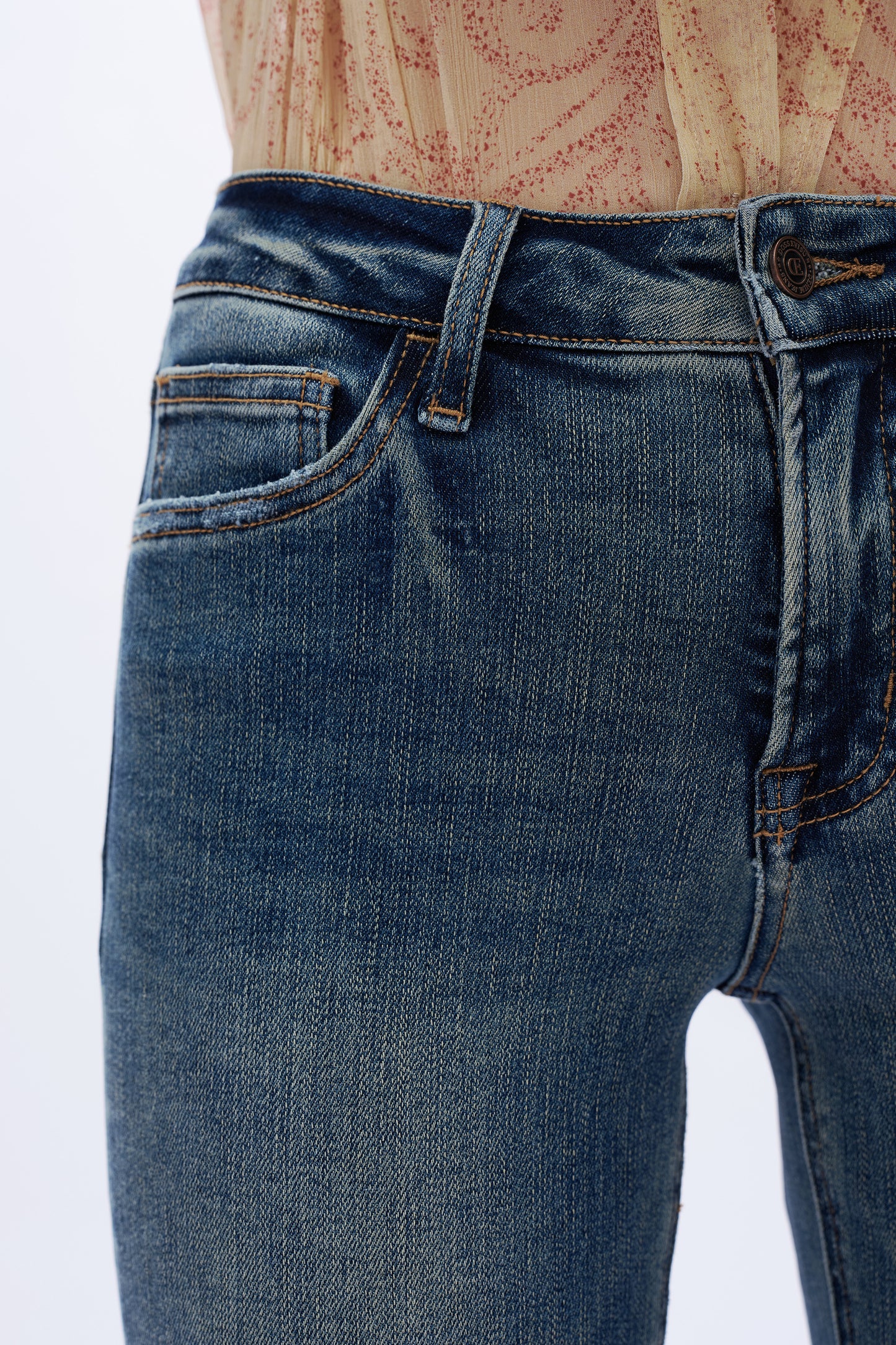 Vivienne Retro-Luxe Slim Straight Jeans